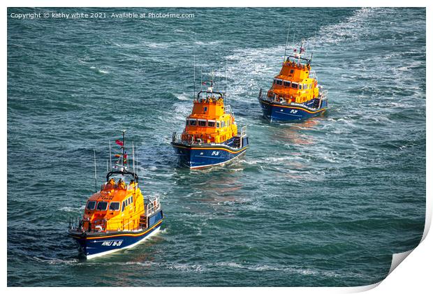 Brave Lifeboat Crew Battling Rough Seas Print by kathy white