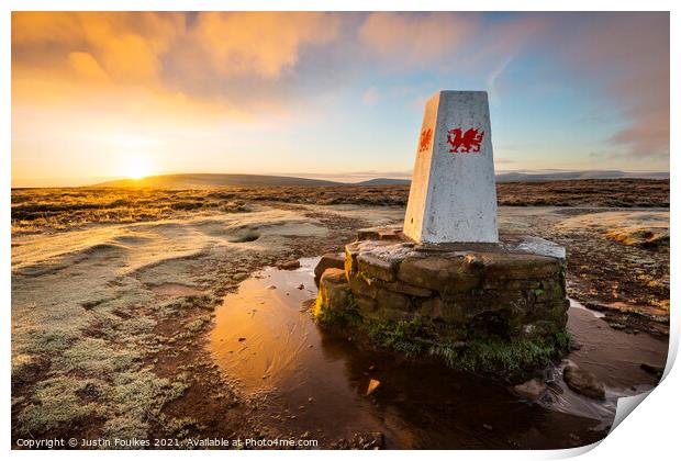 The Offa's Dyke National Trail at Hay Bluff, Powys Print by Justin Foulkes