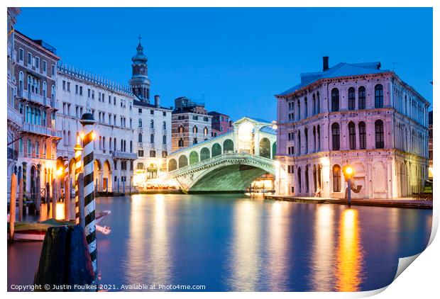 The Rialto bridge at night, Venice, Italy Print by Justin Foulkes