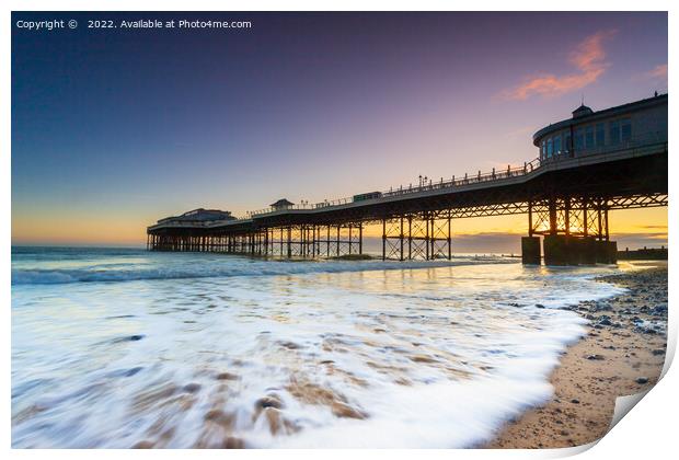 Cromer pier at sunrise on a clear sky morrning  wi Print by Richard O'Donoghue