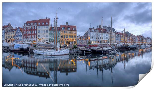 Panorama nyhamns canal in Copenhagen during the blue hour Print by Stig Alenäs