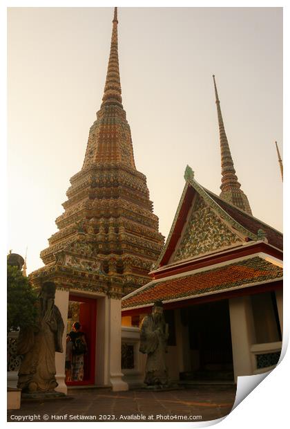 Fourth entrance view to Phra Chedi Rai at Wat Pho Print by Hanif Setiawan