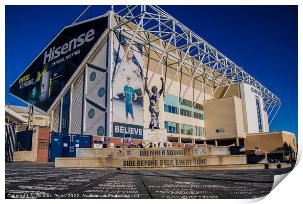 The Iconic Billy Bremner Statue at Leeds United St Print by Richard Perks