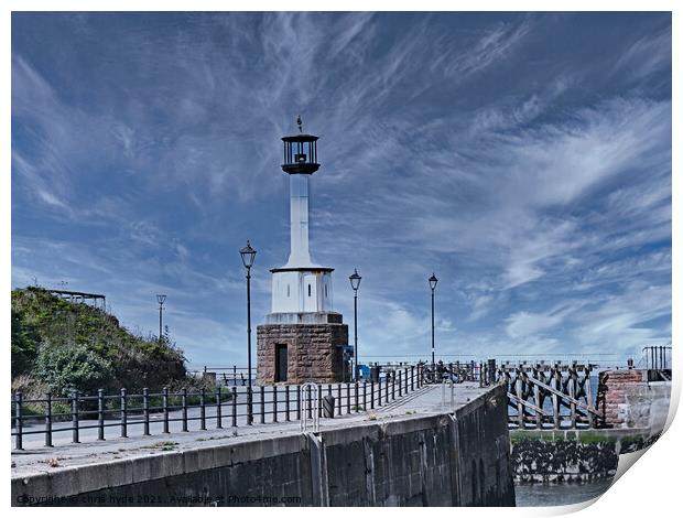 Maryport Lighthouse Print by chris hyde