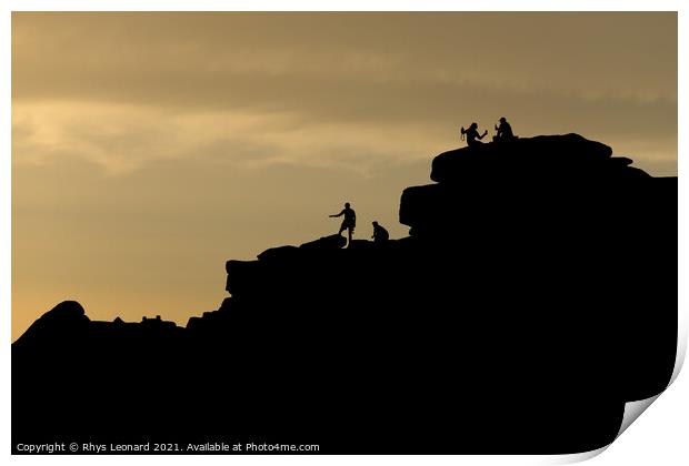 Sunset tourism at stanage edge, a couple take a selfie, climbers too Print by Rhys Leonard