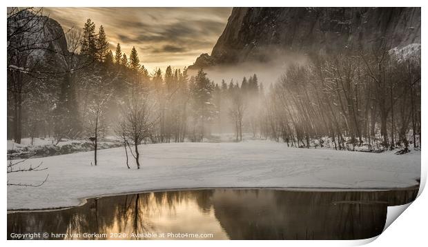 Mist and snow on the Merced River, Yosemite Print by harry van Gorkum