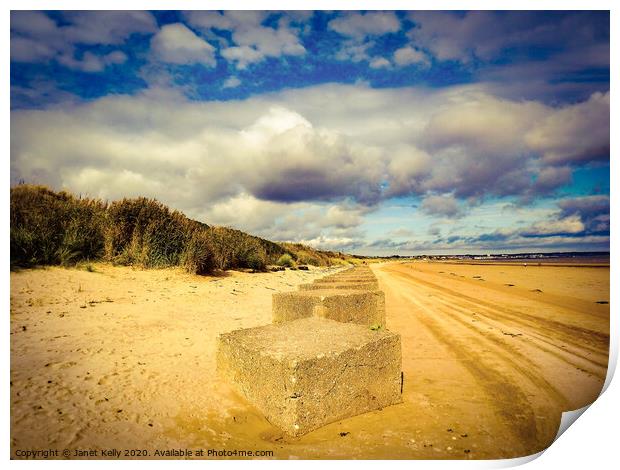 Bridlington beach at its best Print by Janet Kelly
