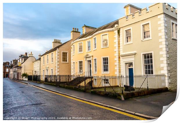 Buildings in the old High Street in Kirkcudbright, Galloway, Scotland Print by SnapT Photography
