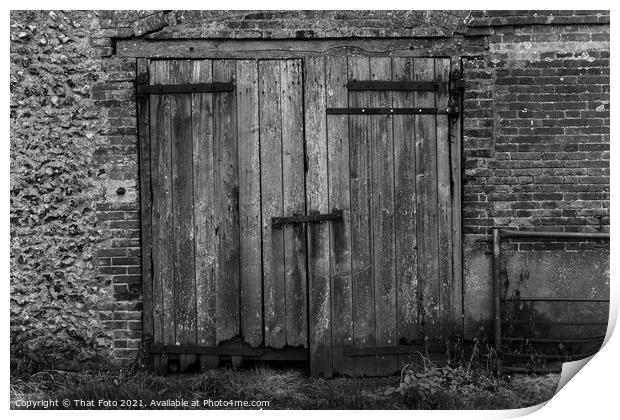 Building  Barn doors in a deserted farm yard Print by That Foto