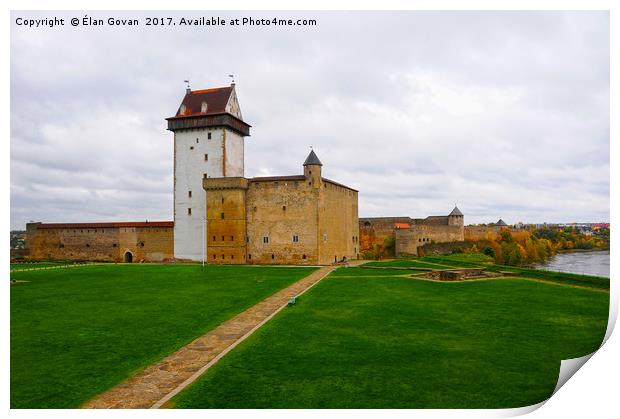 Hermann Castle Print by Gö Vān