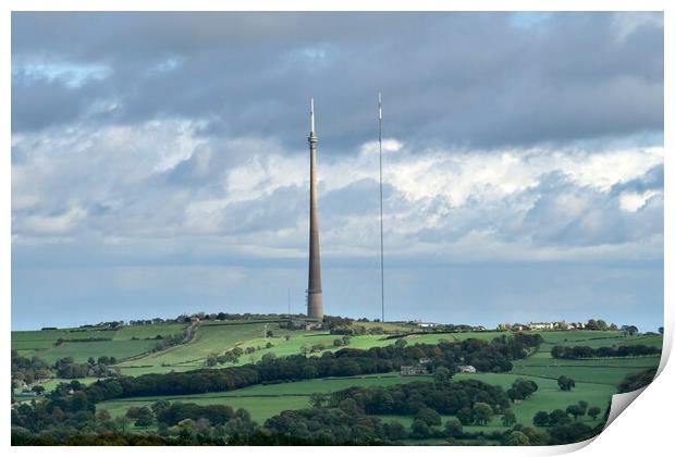 Emley Moor transmitter masts Print by Roy Hinchliffe