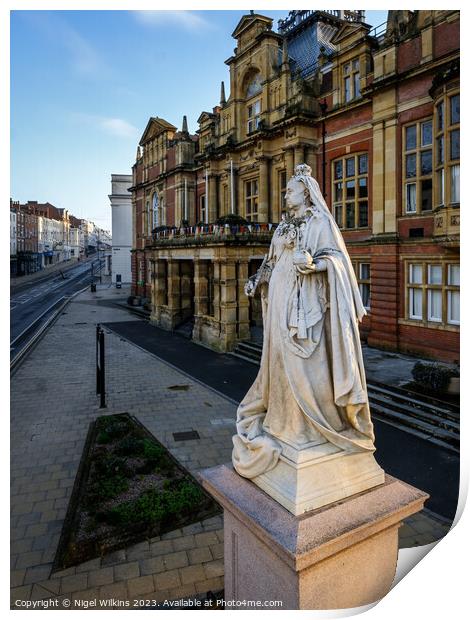 Queen Victoria's Statue, Leamington Spa Print by Nigel Wilkins