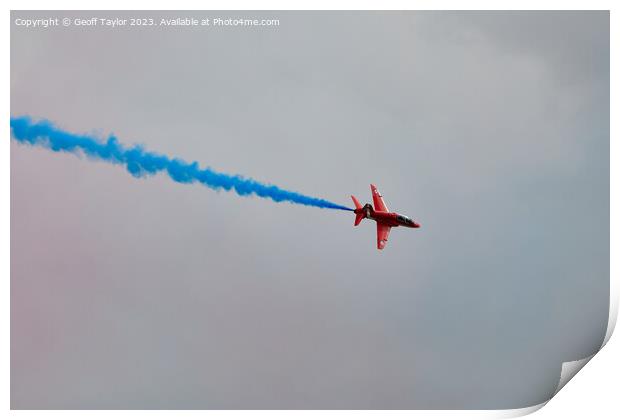 Red arrows Print by Geoff Taylor