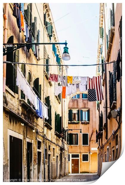 Narrow street in Venice Print by Maria Vonotna