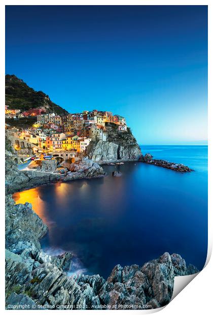 Manarola village, rocks and sea at sunset. Cinque Terre, Italy Print by Stefano Orazzini