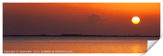 Panoramic ocean view at sunset with orange sky Print by Spotmatik 