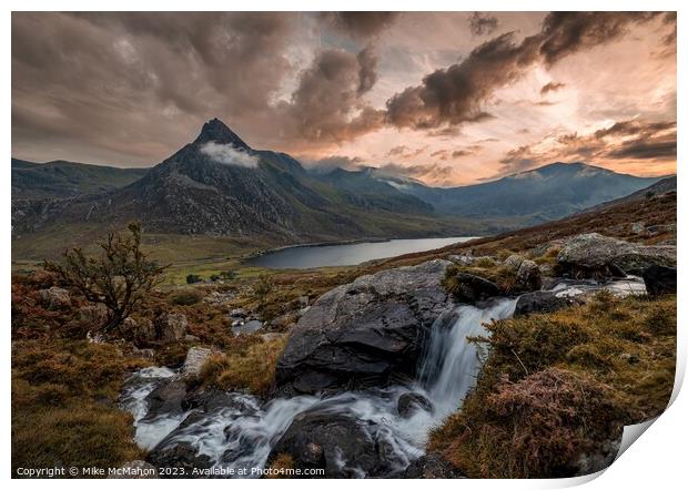 Tryfan mountain sunset , snowdonia , eryri  Print by Mike McMahon