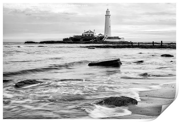 Saint Marys Lighthouse at Whitley Bay Print by Ian Middleton