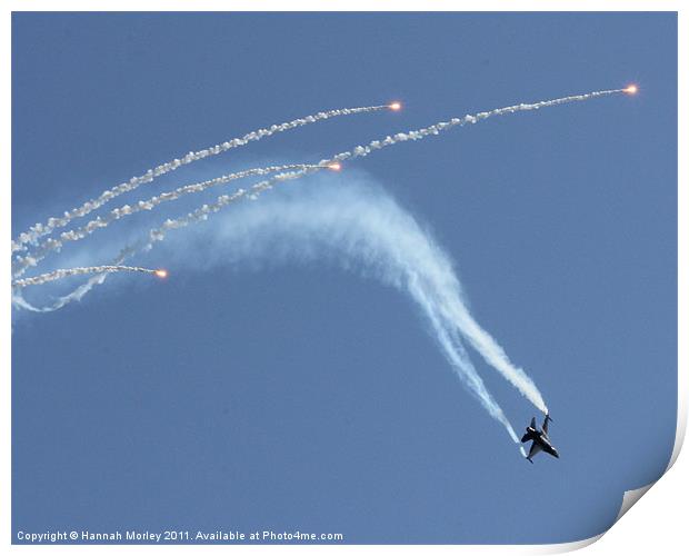 F-16 at Airbourne! Print by Hannah Morley
