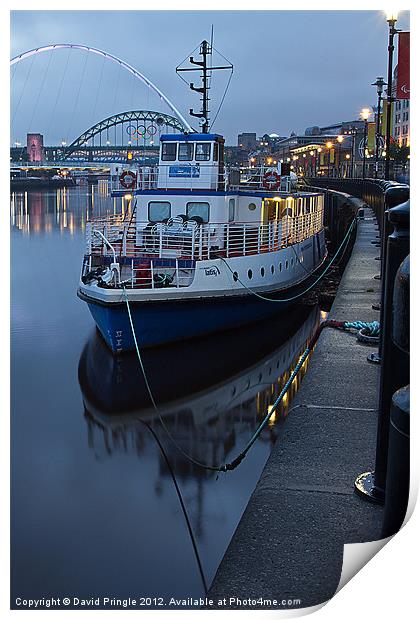 River Tyne Cruise Ship Print by David Pringle
