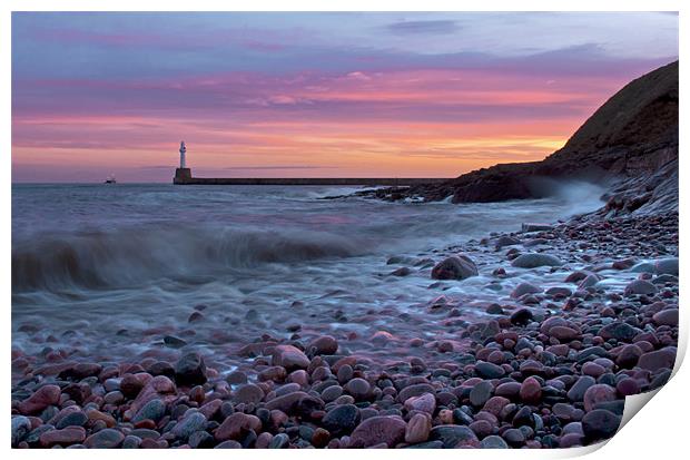 Aberdeen South breakwater light at dawn Print by alan bain