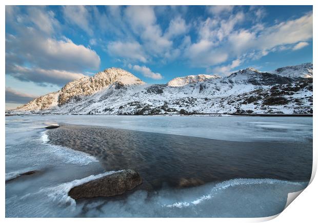 Tryfan in snow Print by Rory Trappe