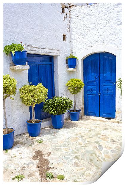 Greek courtyard Print by Kevin Tate