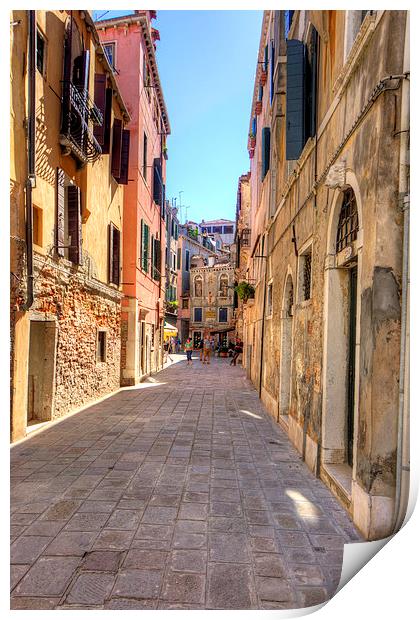 An Alleyway in Venice Print by Tom Gomez