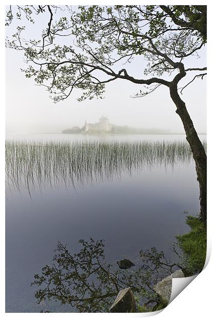Misty morning, Castle Kilchurn Print by Gary Eason