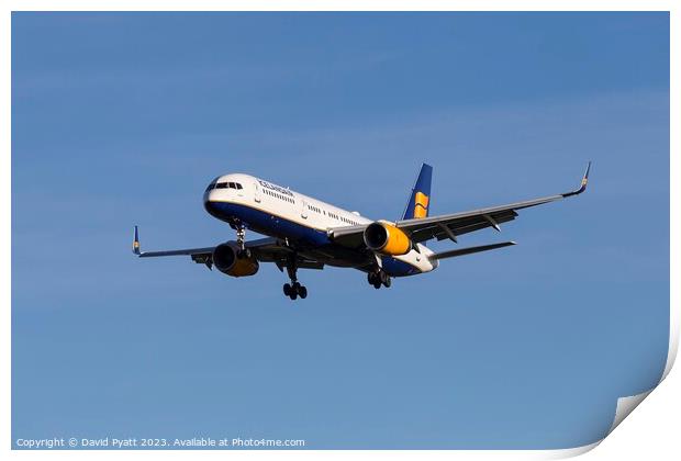 Icelandair Boeing 757 Print by David Pyatt