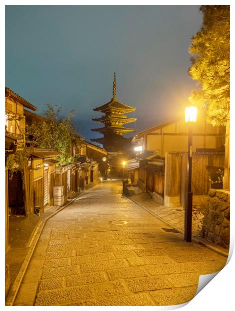 The To-Ji Temple Kyoto Print by Clive Eariss