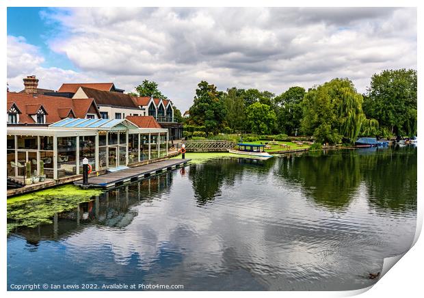 The Swan at Streatley  on Thames Print by Ian Lewis