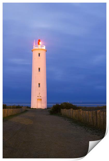 Lighthouse at first light Print by Ian Jones