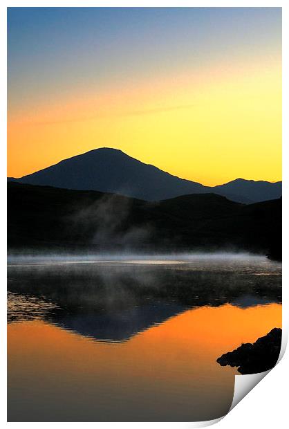 Beacon tarn sunrise Print by Robert Fielding