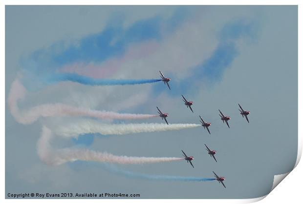 Red arrows flyby Print by Roy Evans
