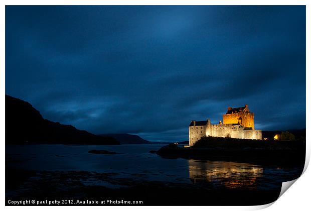 Eilean Donan Print by paul petty